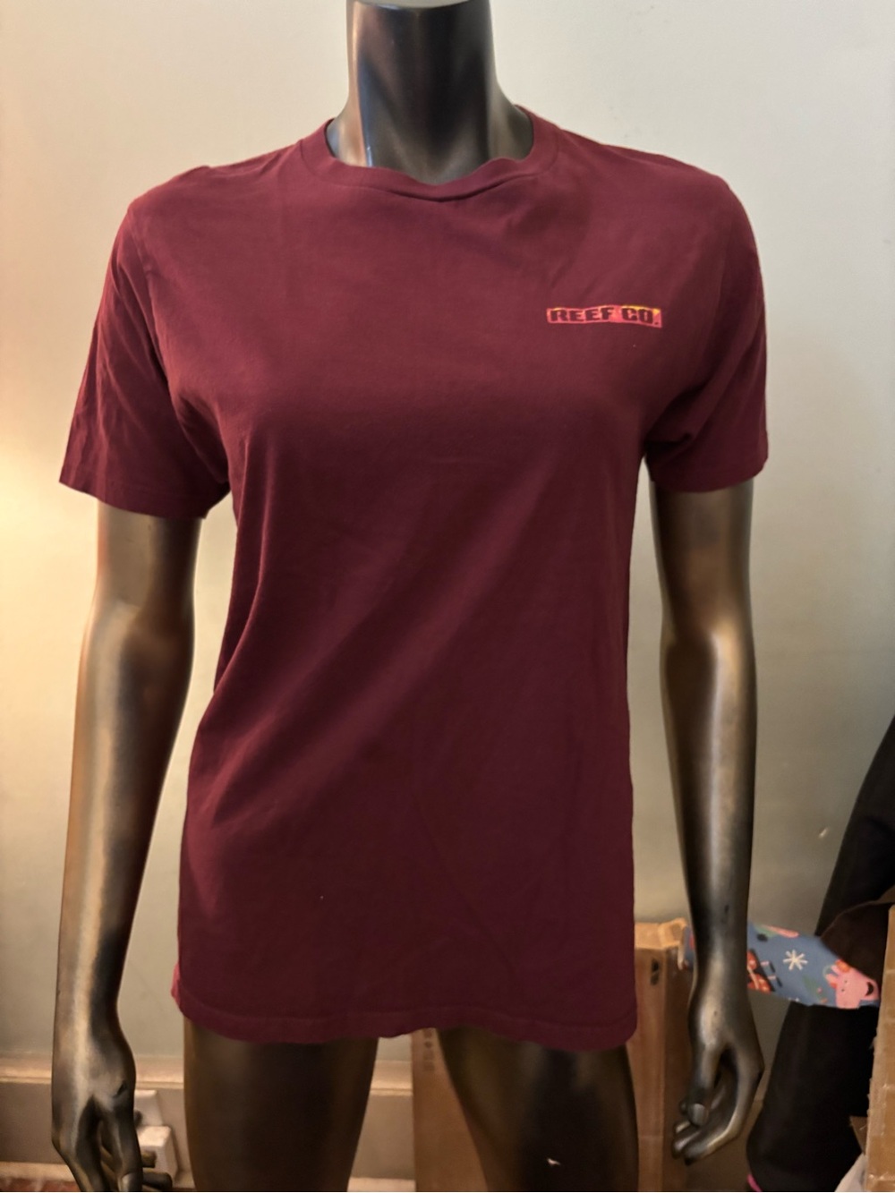 Reef Short Sleeve Crewneck Tee in Burgundy